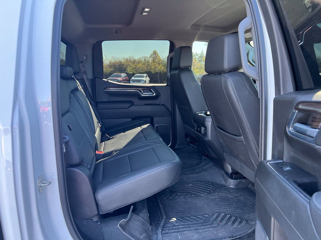 Used 2024 Chevrolet Silverado 1500 LT Trail Boss w/ Convenience Package II AWD/4WD image 11