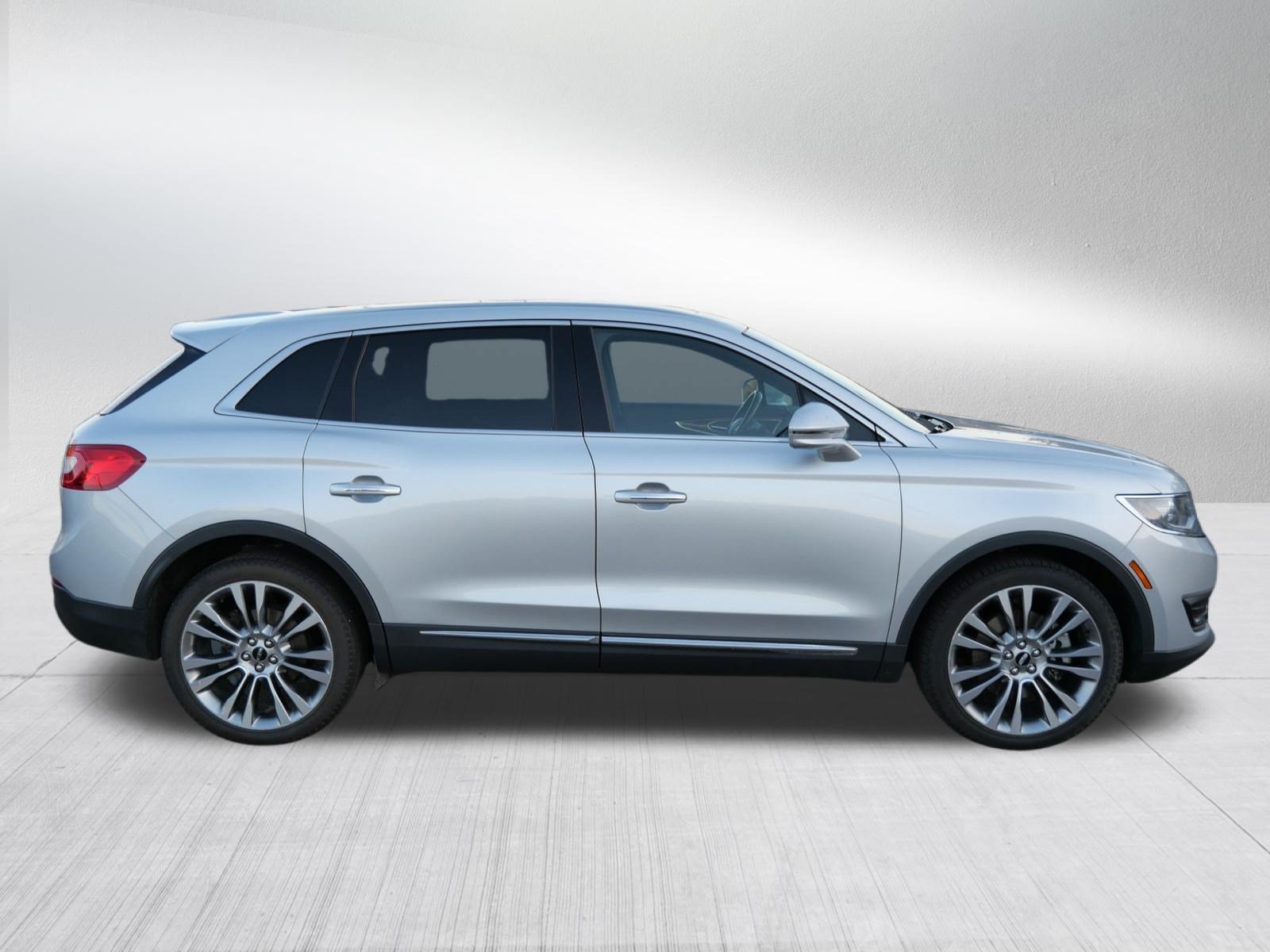 Used 2018 Lincoln MKX Reserve w/ Lincoln MKX Climate Package AWD/4WD image 8