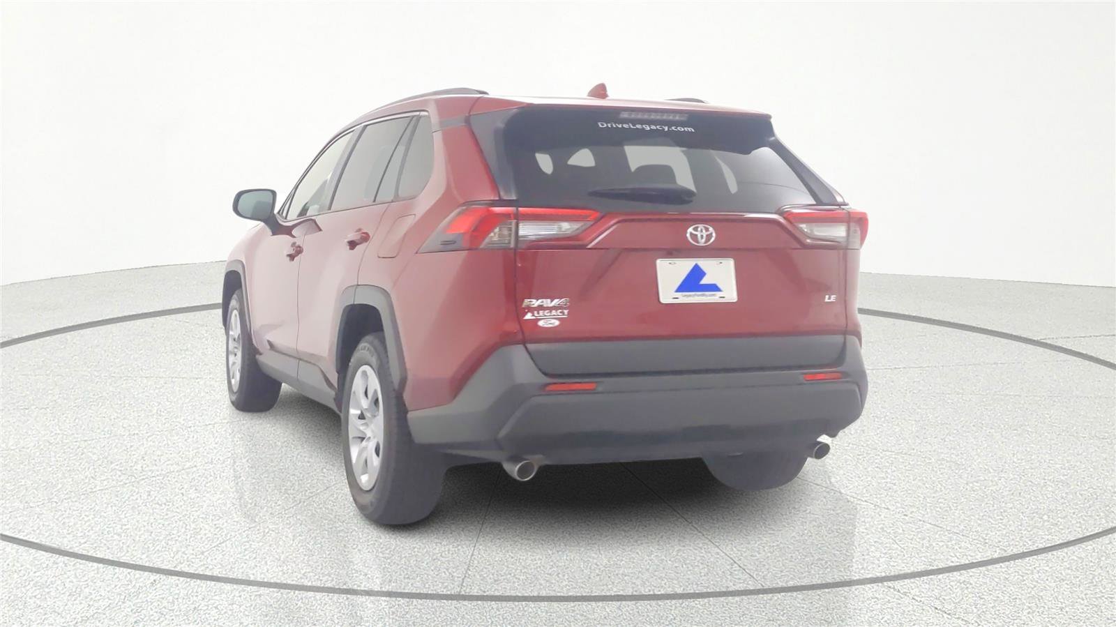 Used 2019 Toyota RAV4 LE image 4