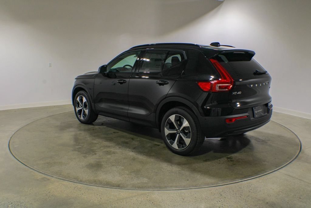 New 2026 Volvo XC40 B5 Plus w/ Climate Package AWD/4WD image 3