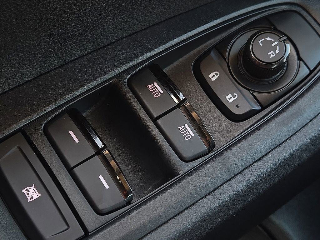 Certified 2025 Subaru Crosstrek 2.0i Premium image 18