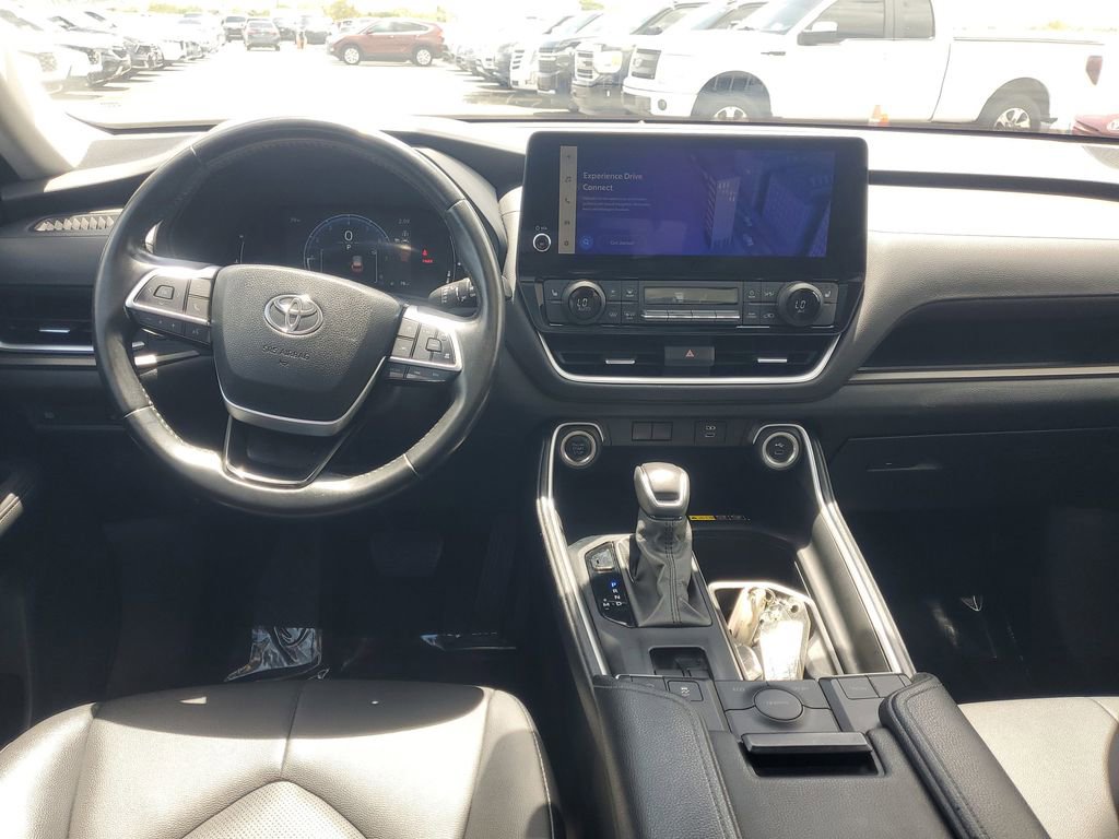 Certified 2024 Toyota Grand Highlander XLE FWD image 10