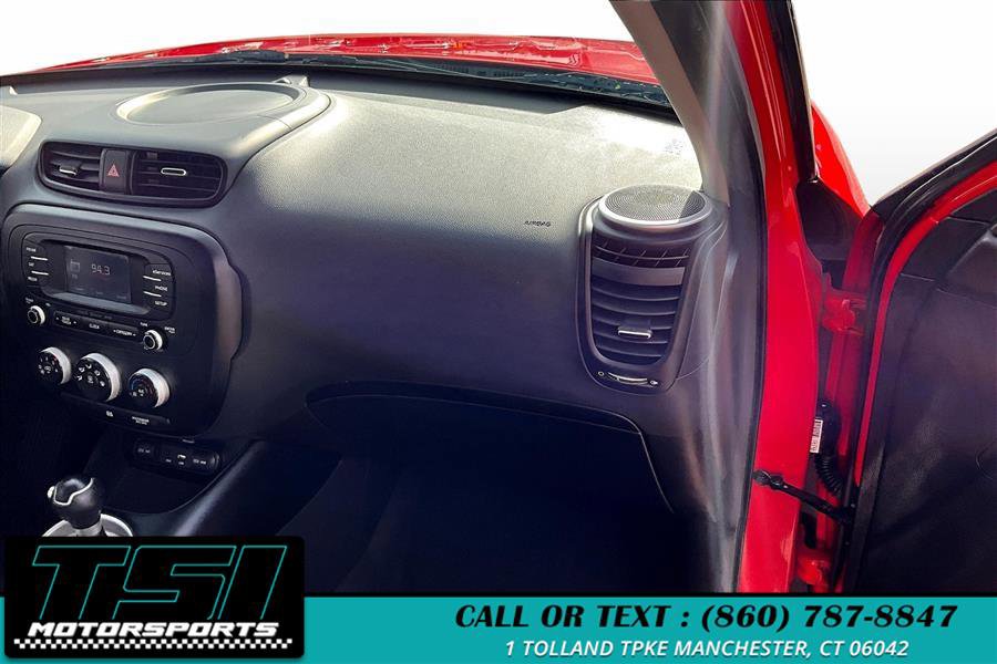 Used 2015 Kia Soul + image 17