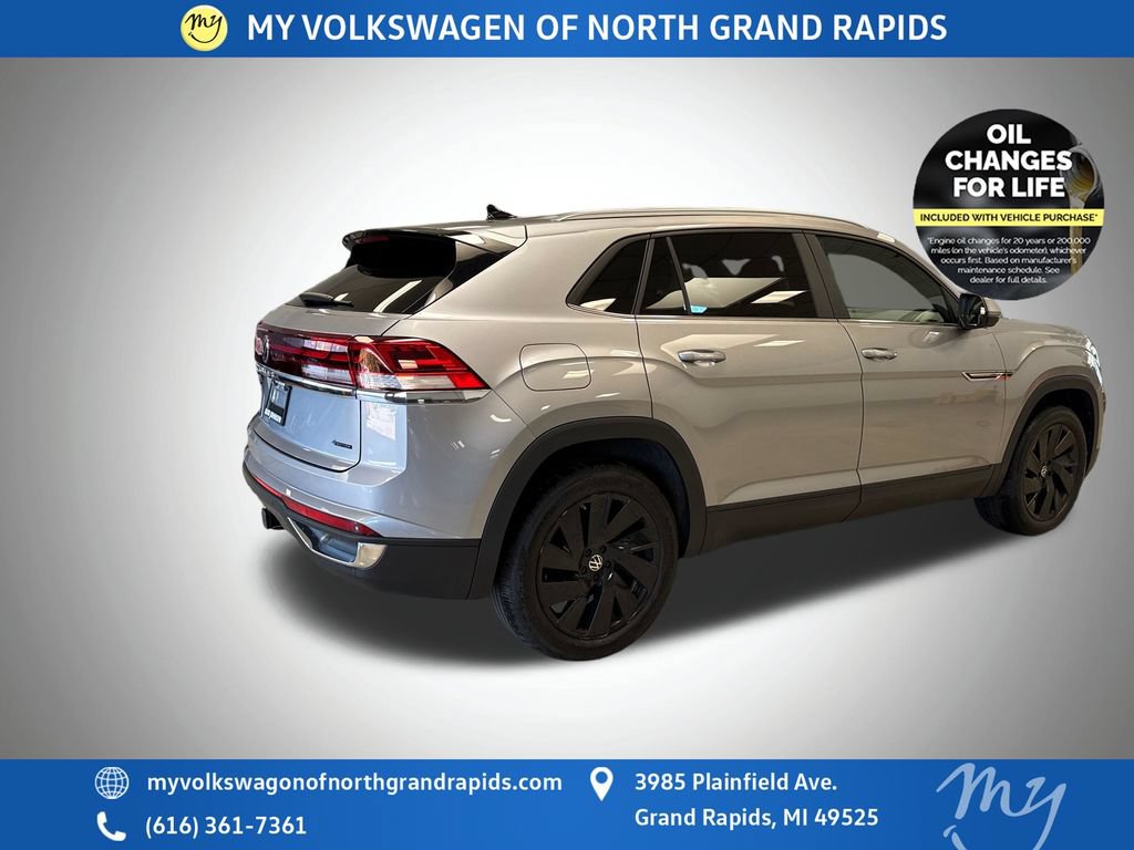 Used 2024 Volkswagen Atlas Cross Sport SE AWD/4WD image 8