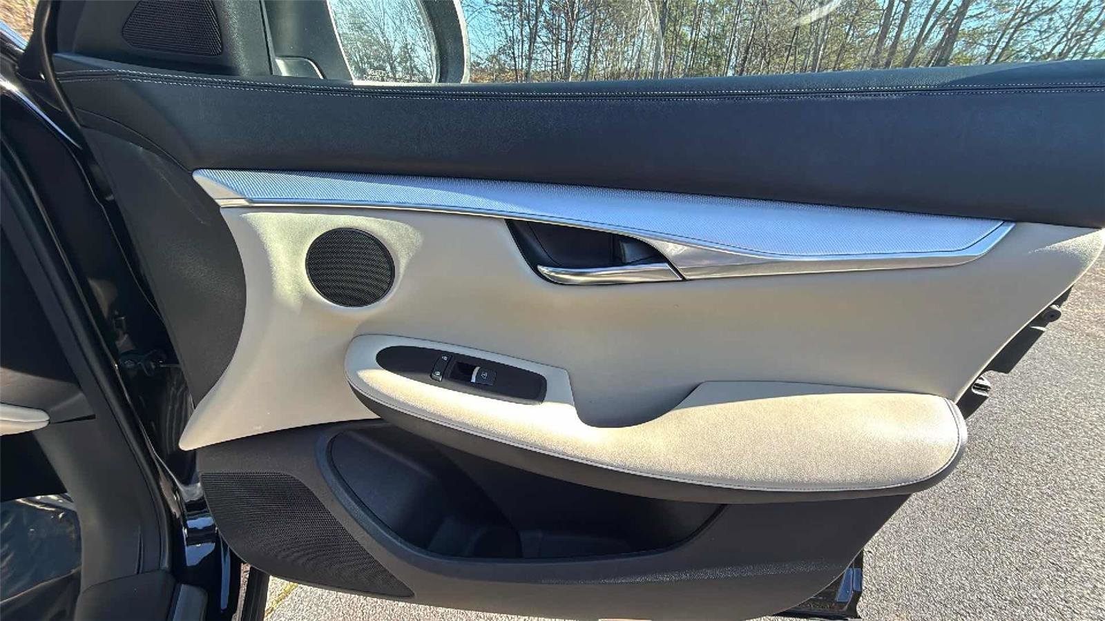 Used 2019 INFINITI QX50 Luxe w/ Navigation Package image 24