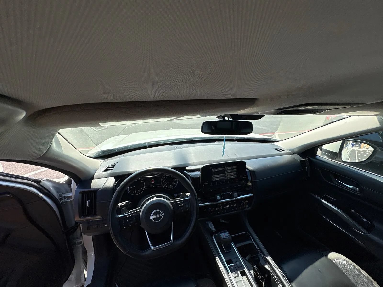 Used 2022 Nissan Pathfinder SL FWD image 6