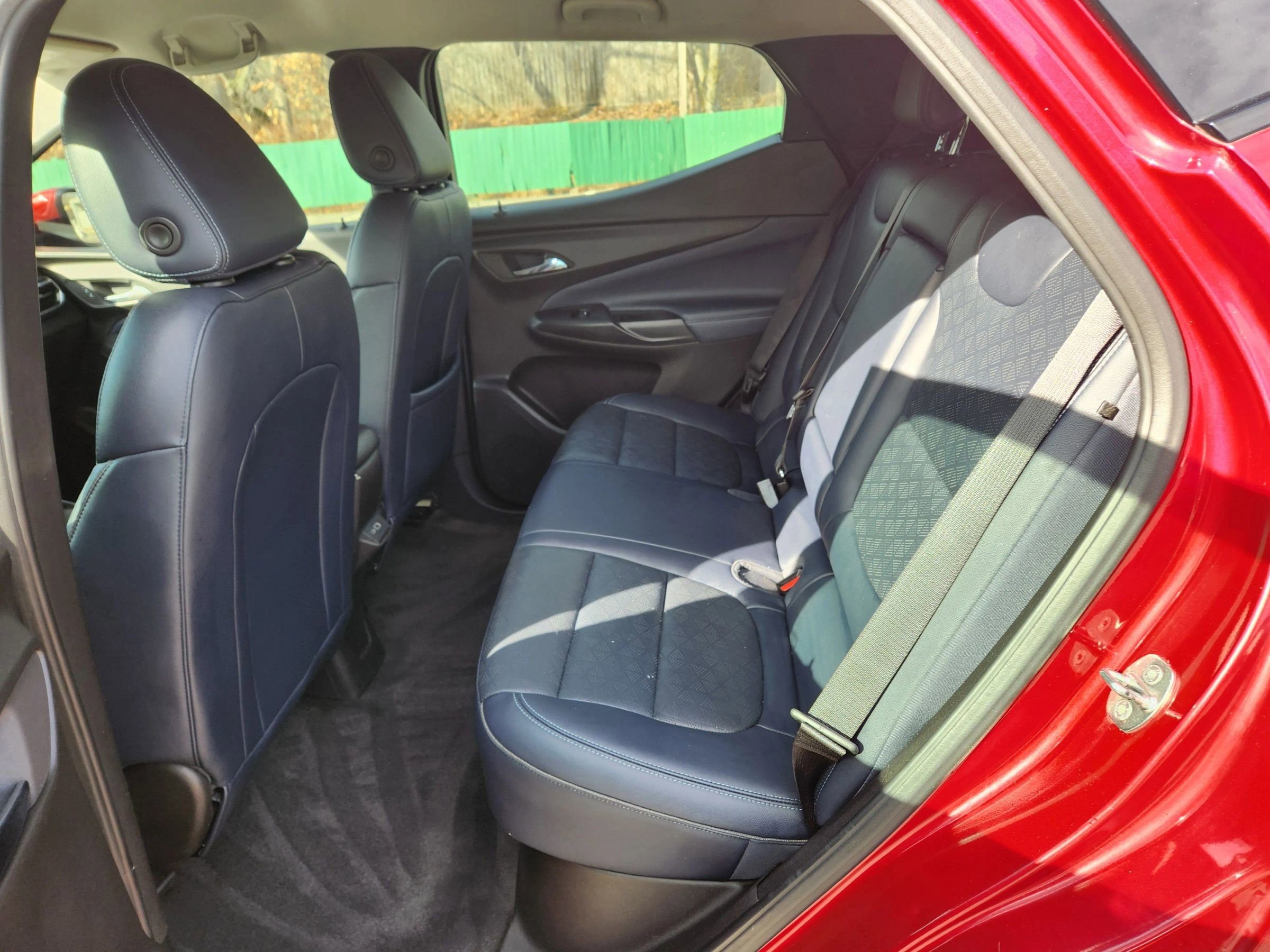 Used 2022 Chevrolet Bolt EUV LT w/ Convenience Package image 20