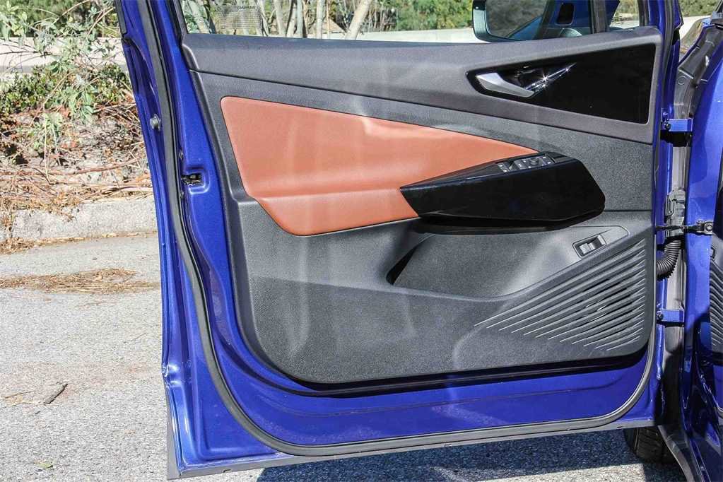 Used 2021 Volkswagen ID.4 Pro S w/ Gradient Package image 22