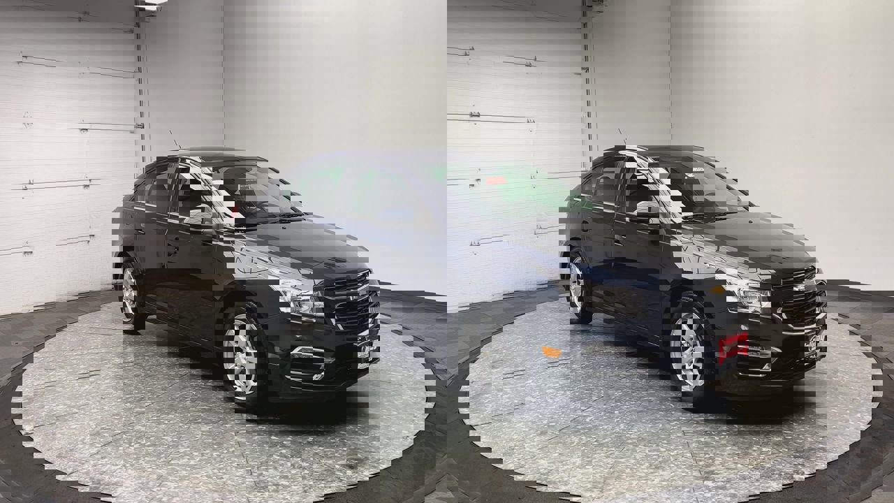 Used 2015 Chevrolet Cruze LT image 28