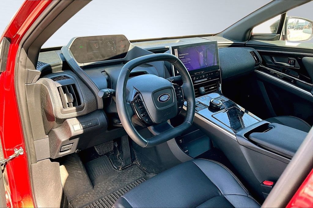 Used 2024 Subaru Solterra Limited image 4