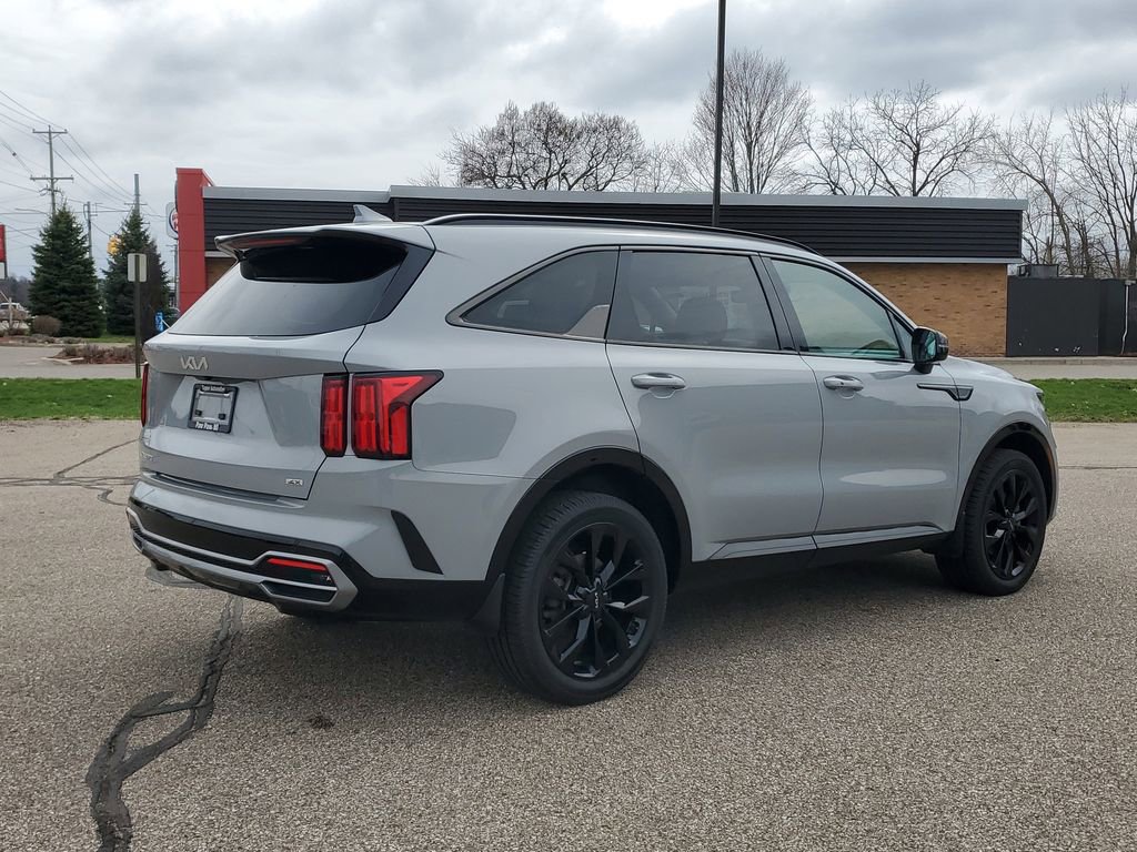 Used 2023 Kia Sorento SX image 3