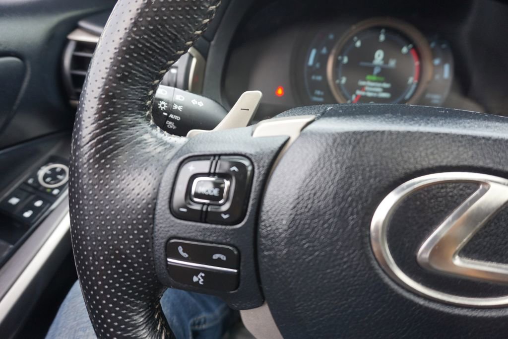 Used 2019 Lexus IS 300 F Sport w/ F Sport Package RWD image 32
