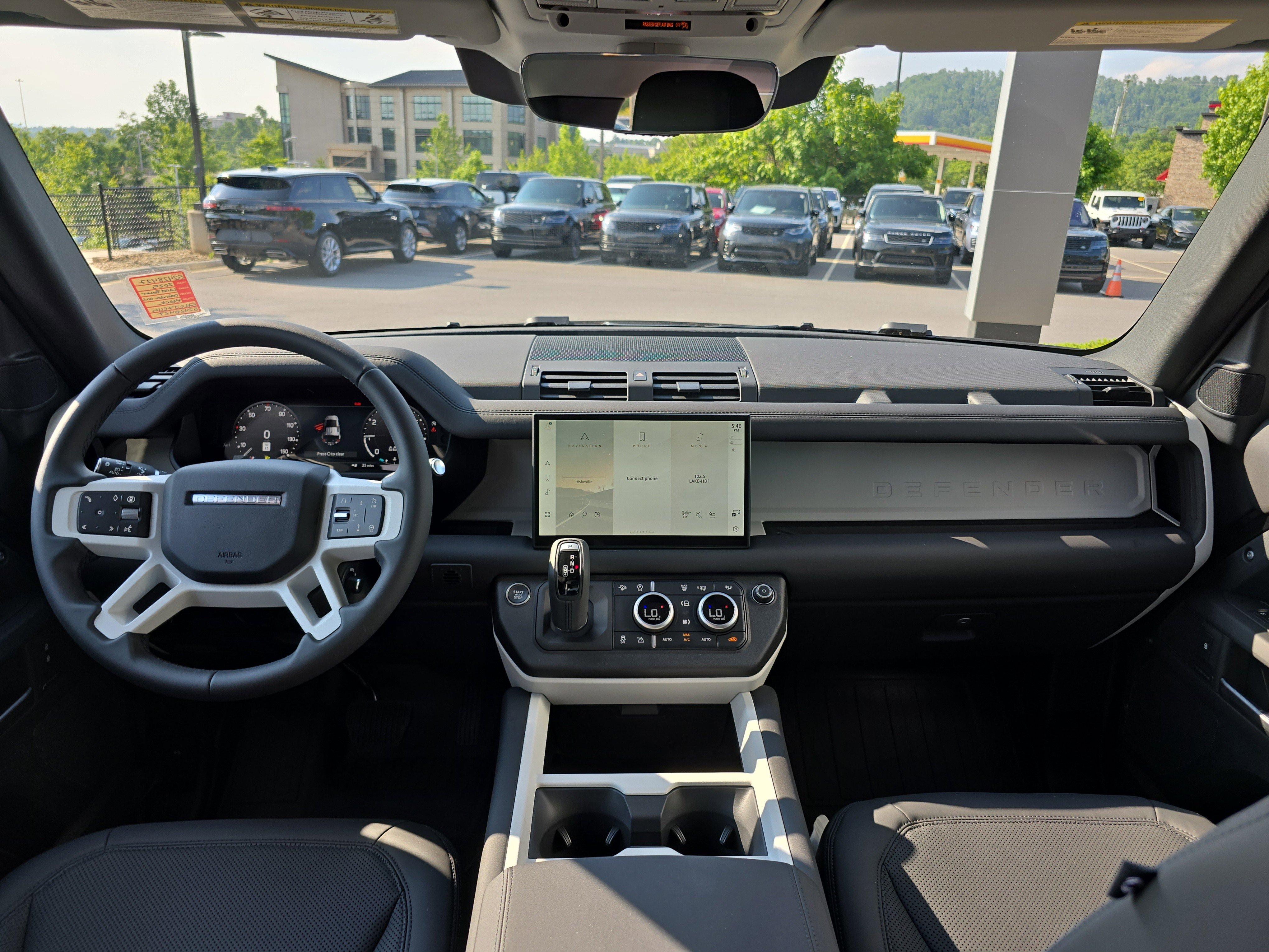 Used 2025 Land Rover Defender 110 S image 16