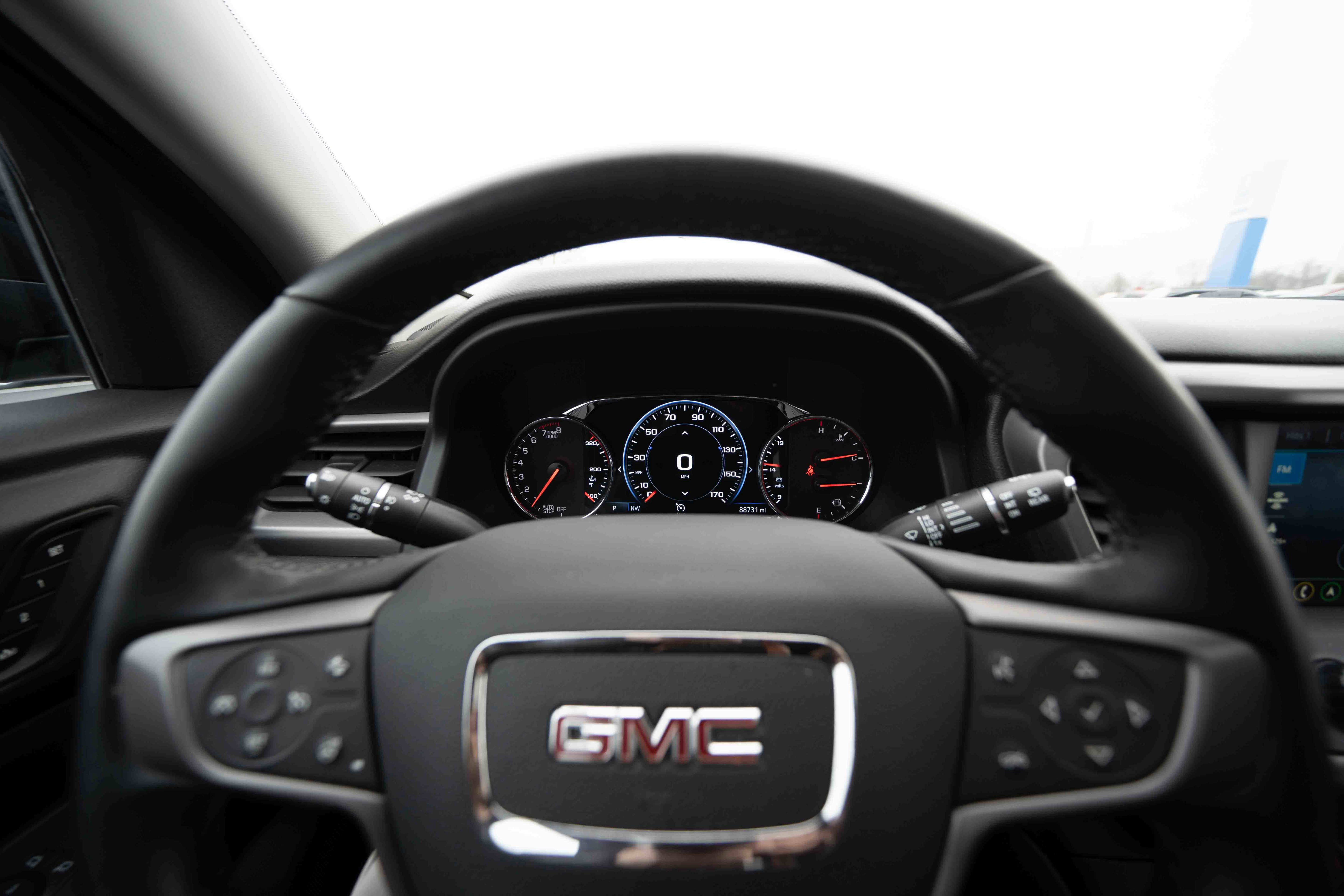 Used 2023 GMC Acadia AT4 w/ Technology Package image 15