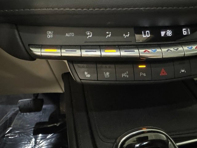 Used 2023 Cadillac XT4 Premium Luxury w/ Enhanced Visibility Package FWD image 5