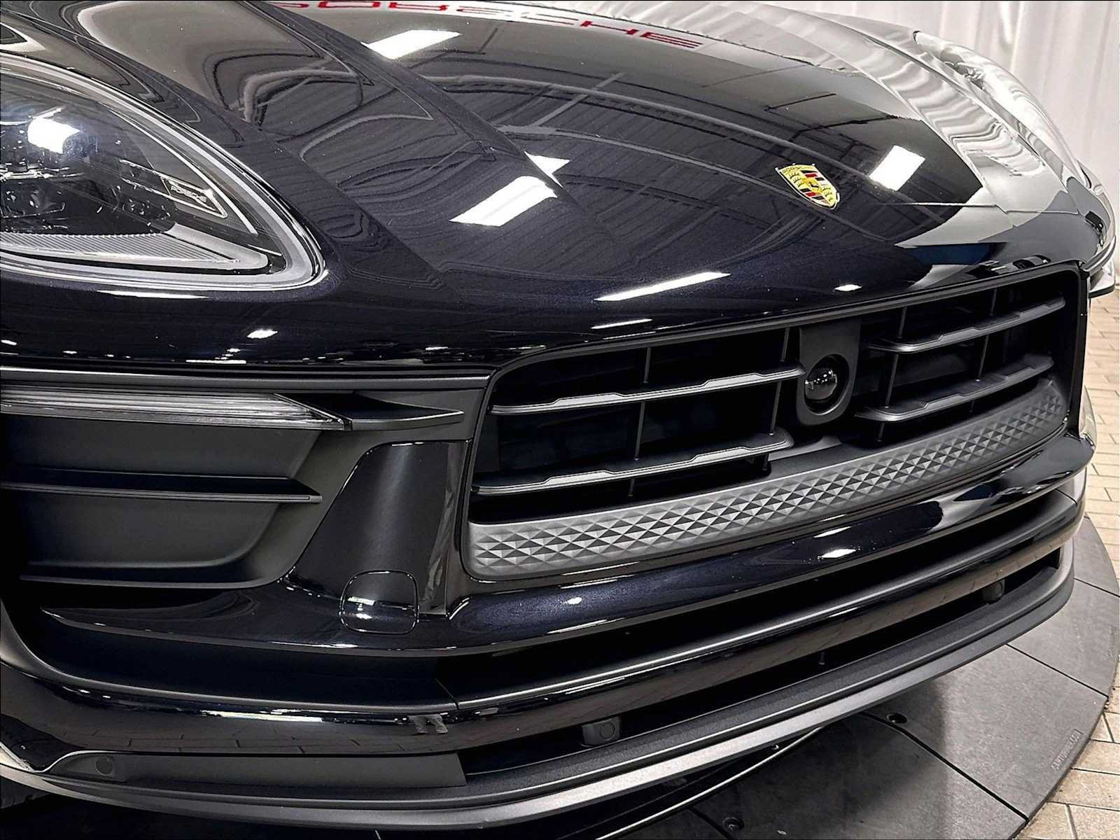 Used 2026 Porsche Macan AWD/4WD image 32