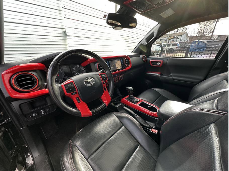 Used 2019 Toyota Tacoma TRD Pro image 2