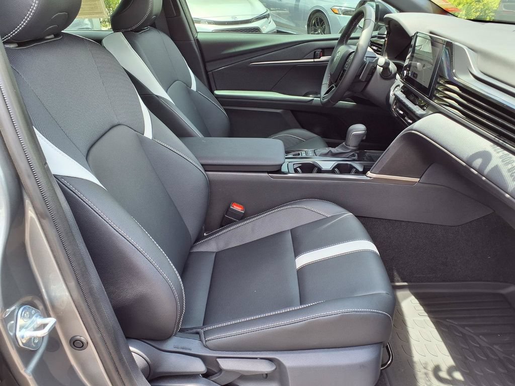 Used 2026 Toyota Camry SE FWD image 12