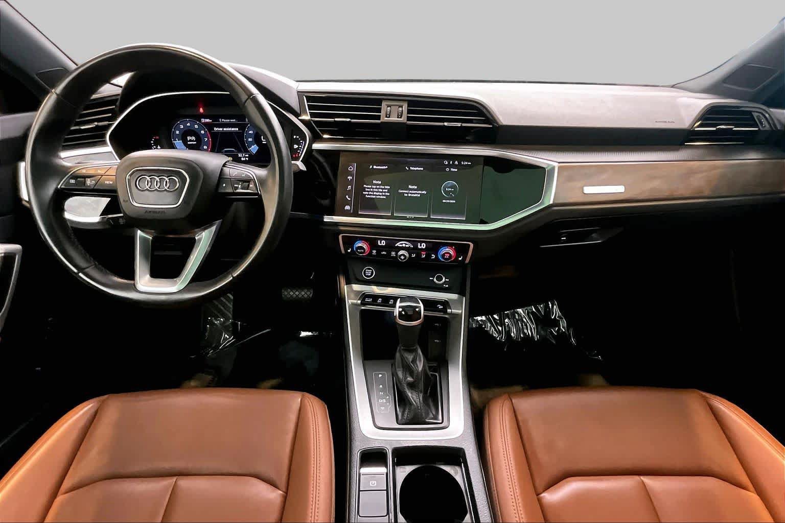 Used 2024 Audi Q3 2.0T Premium w/ Convenience Package AWD/4WD image 16