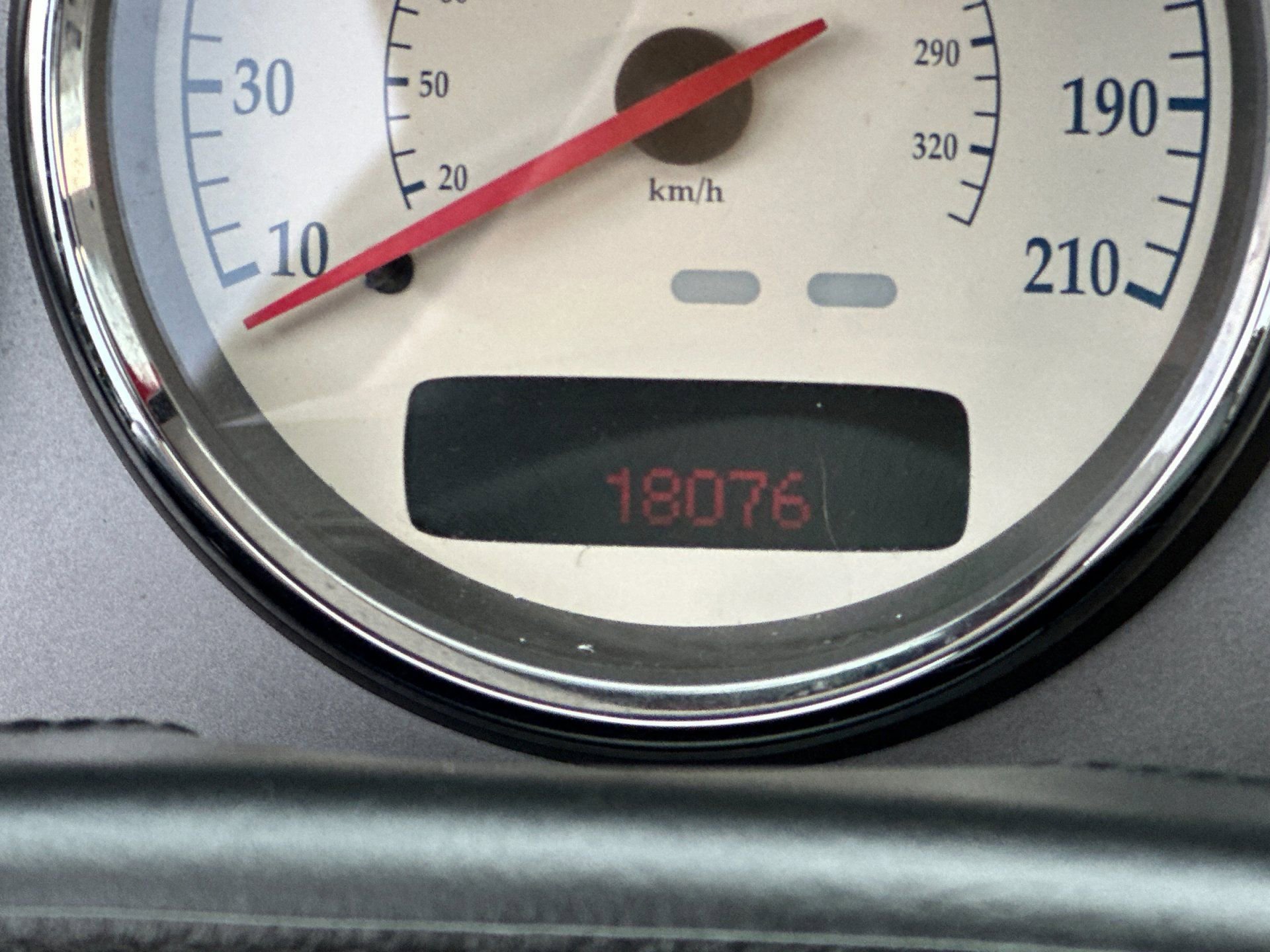 Used 2005 Aston Martin Vanquish S image 24