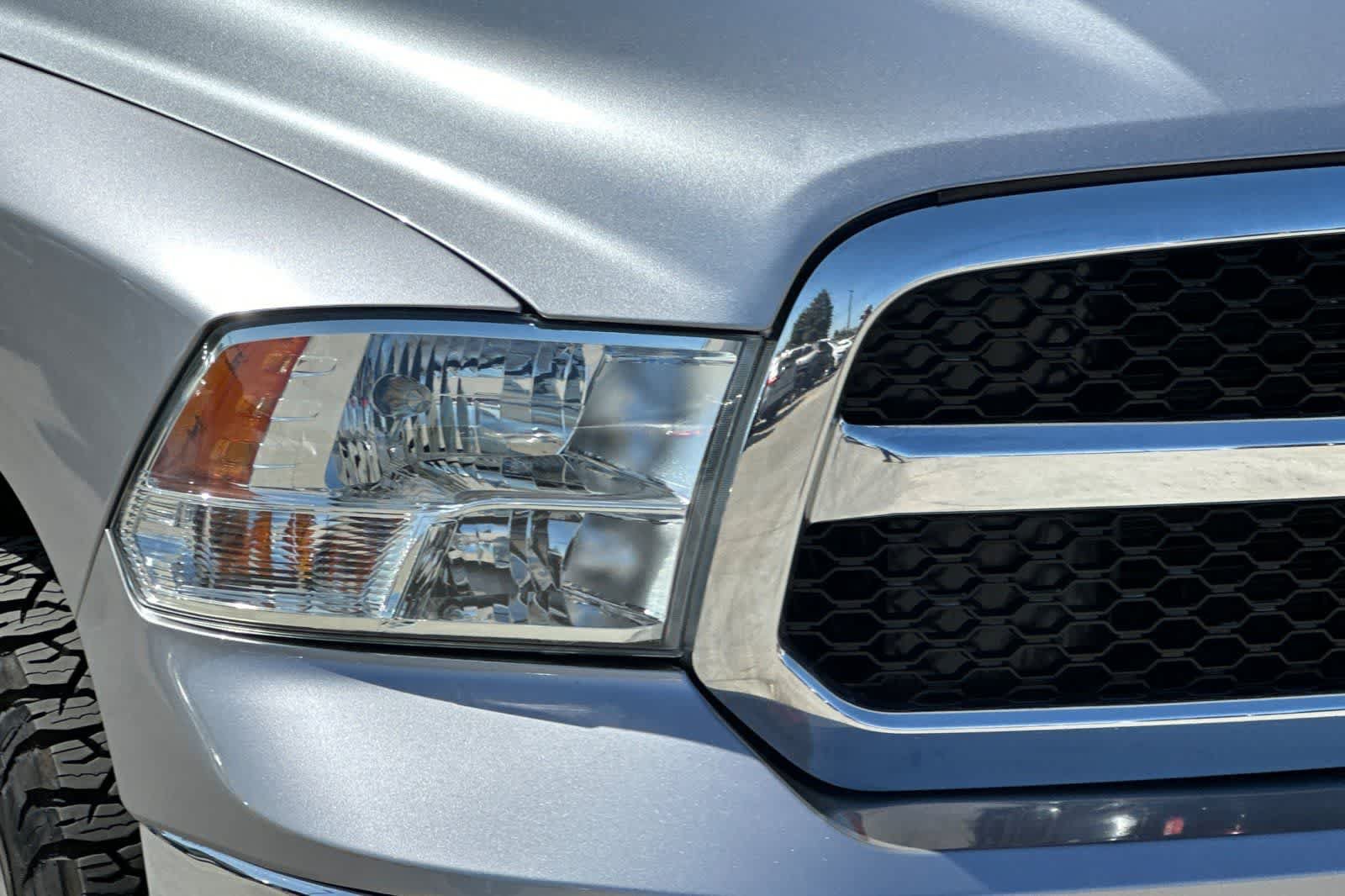 Used 2021 RAM 1500 Classic SLT AWD/4WD image 31