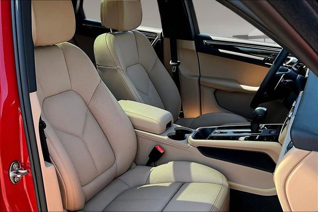 Used 2026 Porsche Macan image 27