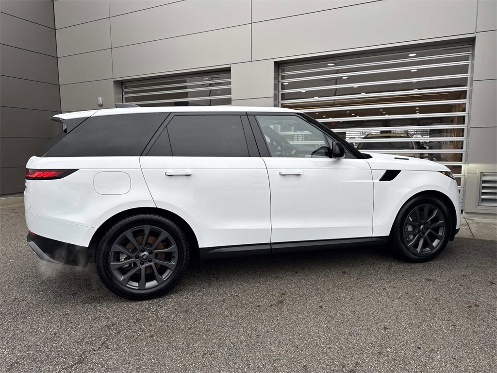 Used 2023 Land Rover Range Rover Sport SE image 8