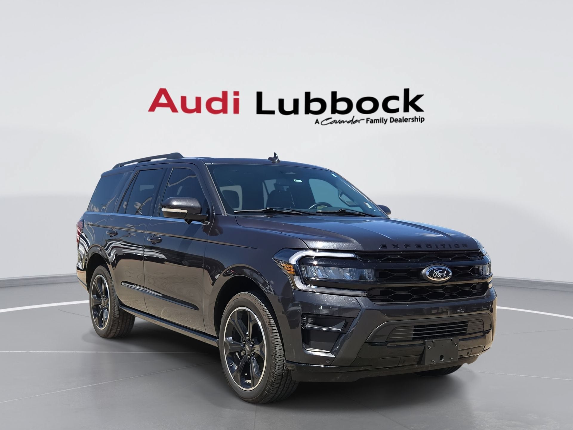 Used 2023 Ford Expedition Limited RWD image 1