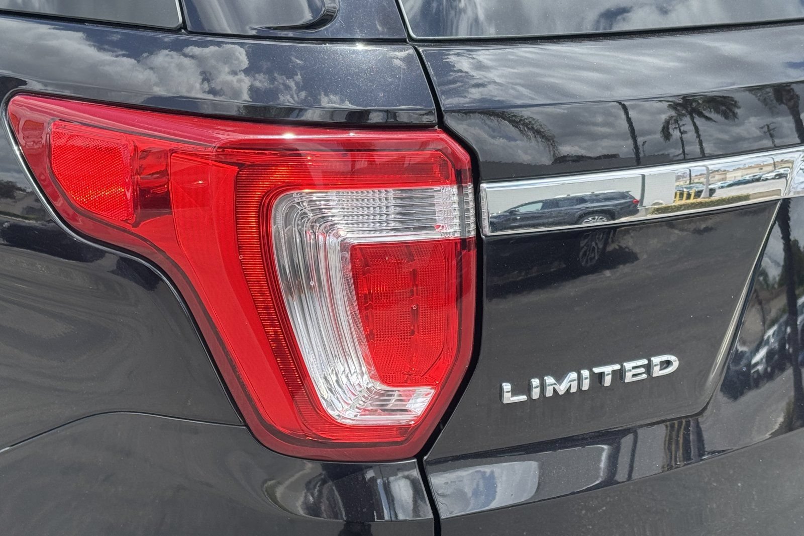 Used 2019 Ford Explorer Limited FWD image 37
