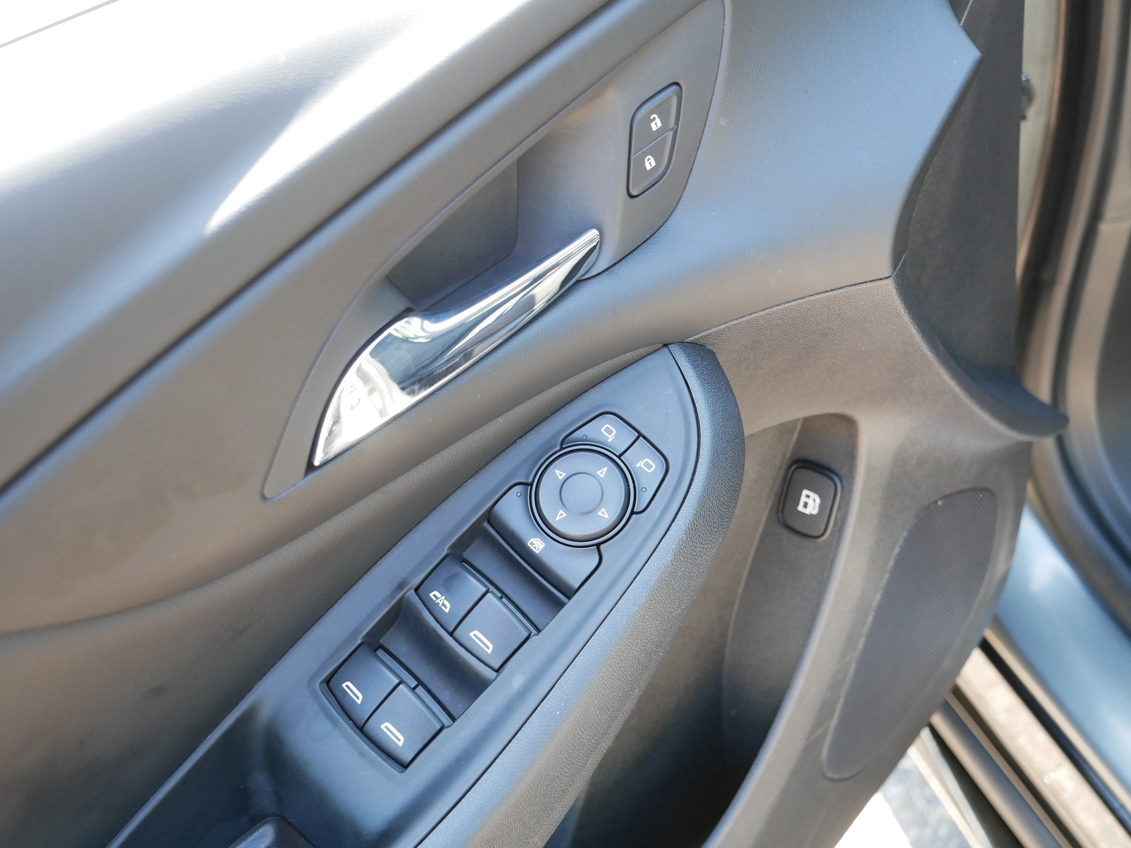 Used 2016 Chevrolet Volt LT w/ Comfort Package FWD image 19