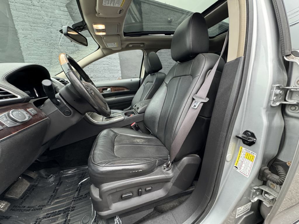 Used 2012 Lincoln MKX AWD image 13