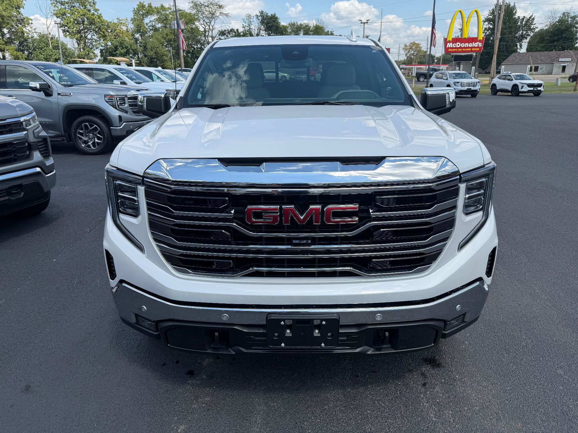 Used 2024 GMC Sierra 1500 SLT w/ SLT Premium Plus Package AWD/4WD image 6