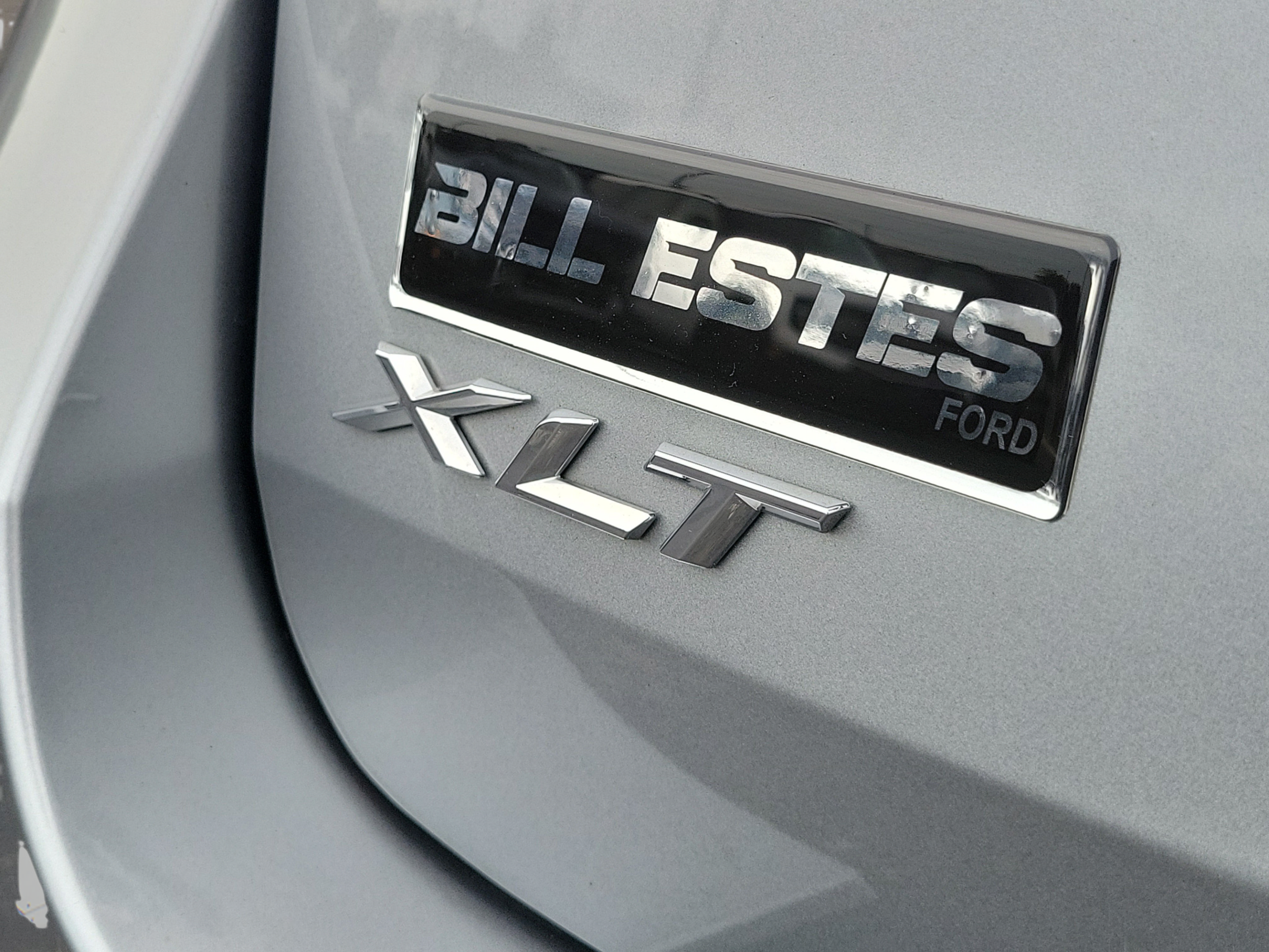 Used 2022 Ford Explorer XLT w/ Equipment Group 202A AWD/4WD image 31
