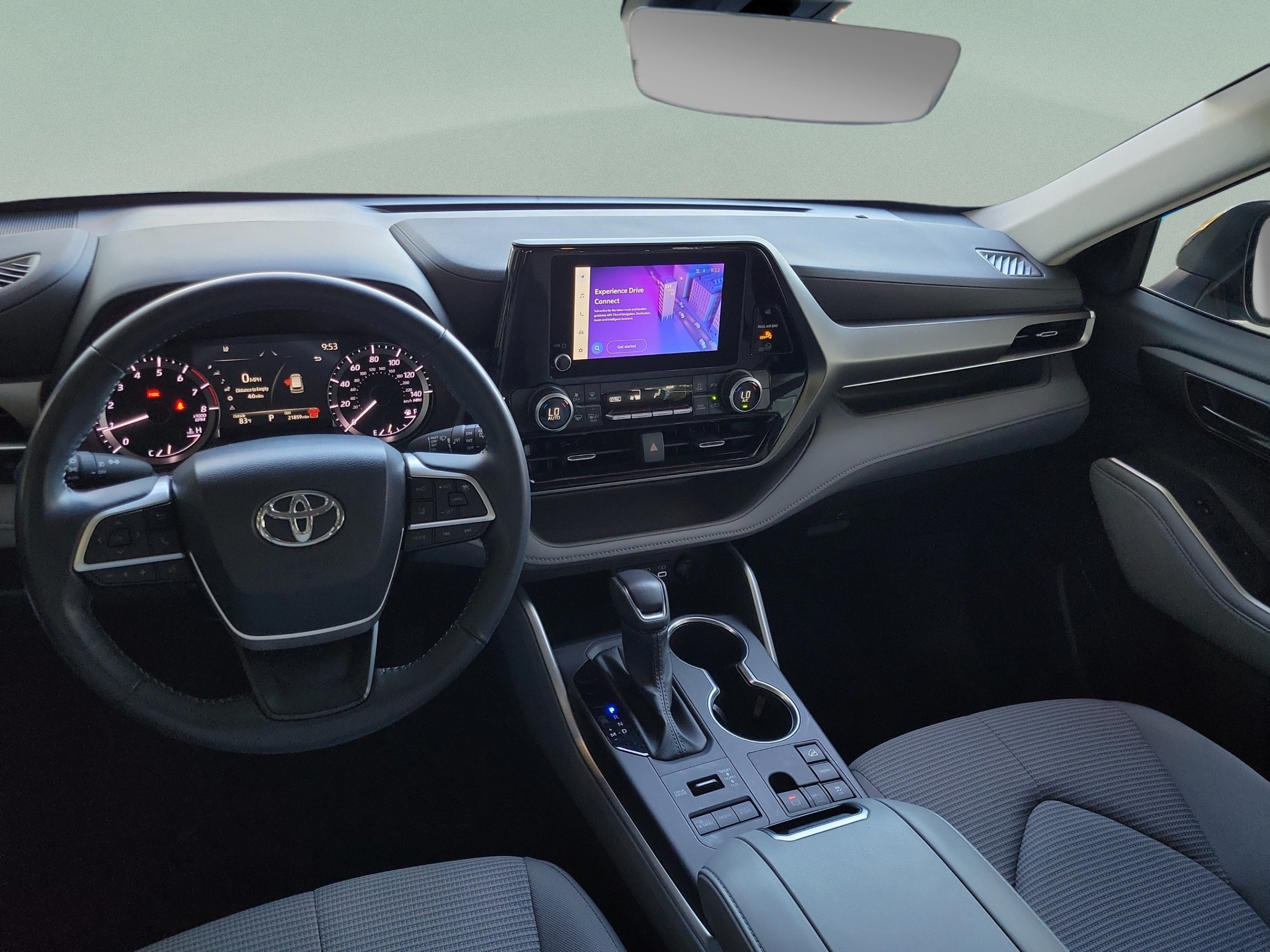 Used 2024 Toyota Highlander LE AWD/4WD image 24