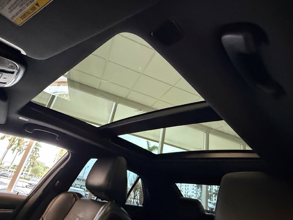 Used 2023 Chrysler 300 C RWD image 18