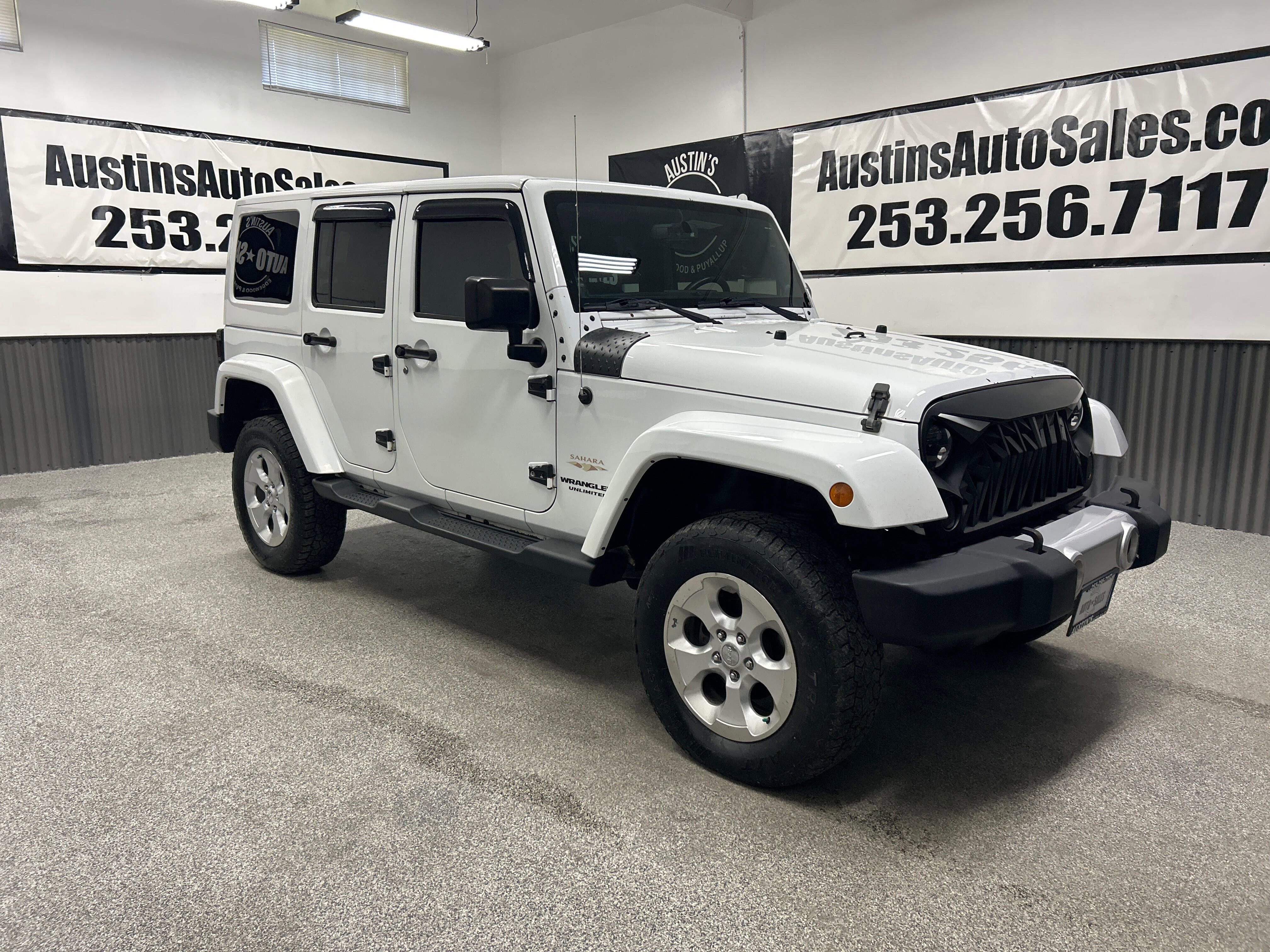 Used 2014 Jeep Wrangler Unlimited Sahara w/ Connectivity Group AWD/4WD image 1
