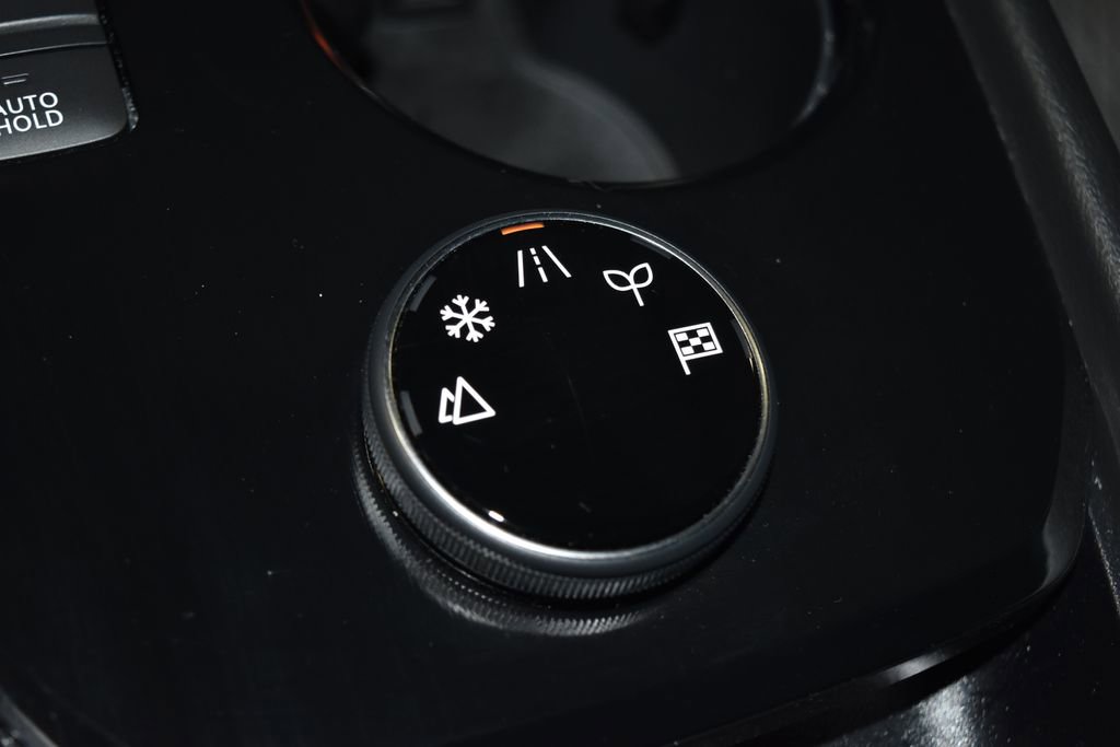 Used 2025 Nissan Rogue SV image 16