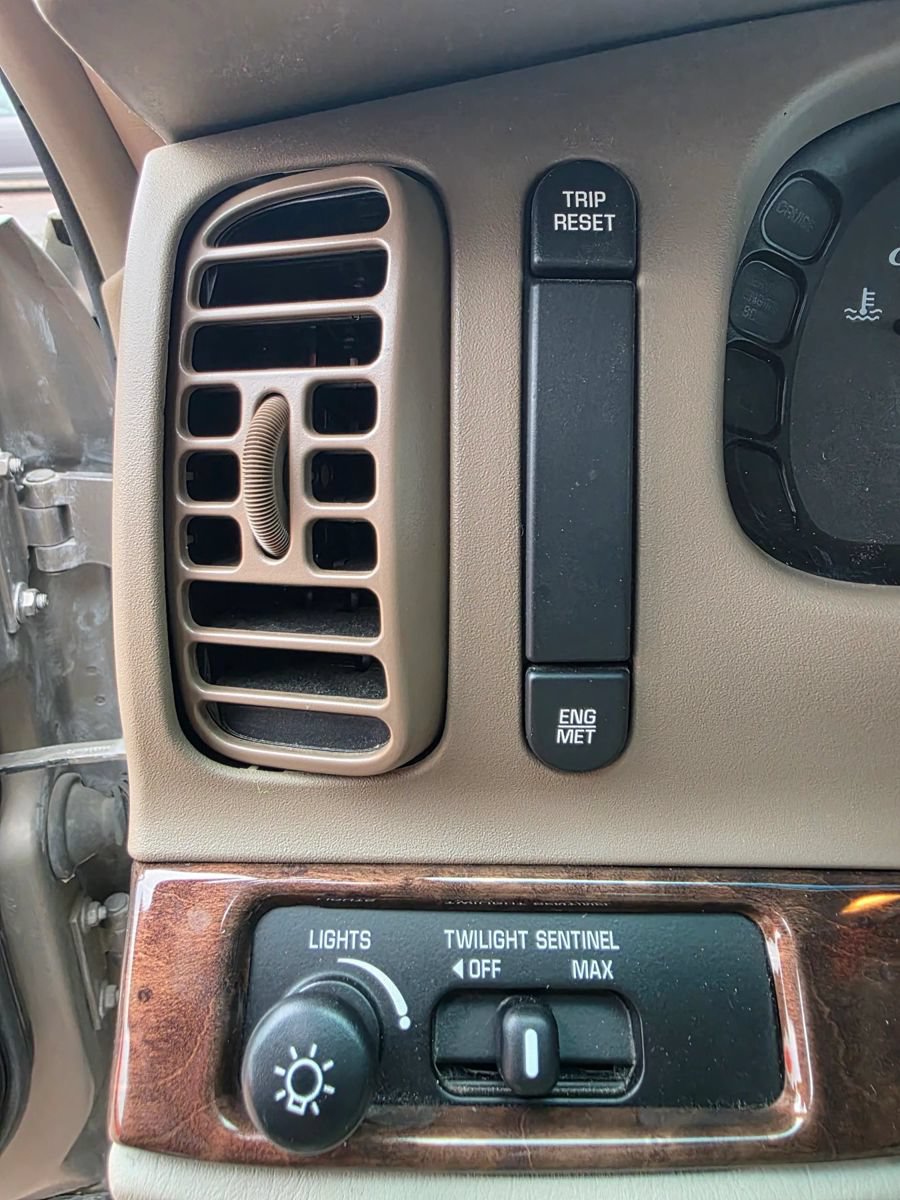 Used 2004 Buick Park Avenue FWD image 13