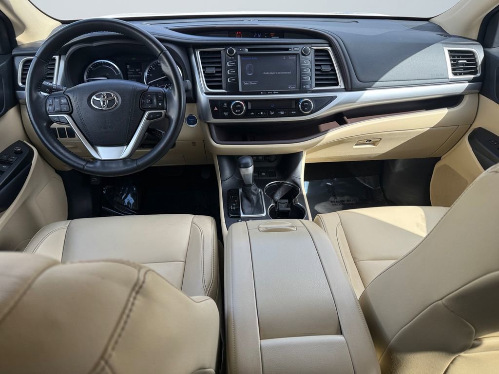 Used 2017 Toyota Highlander XLE image 10