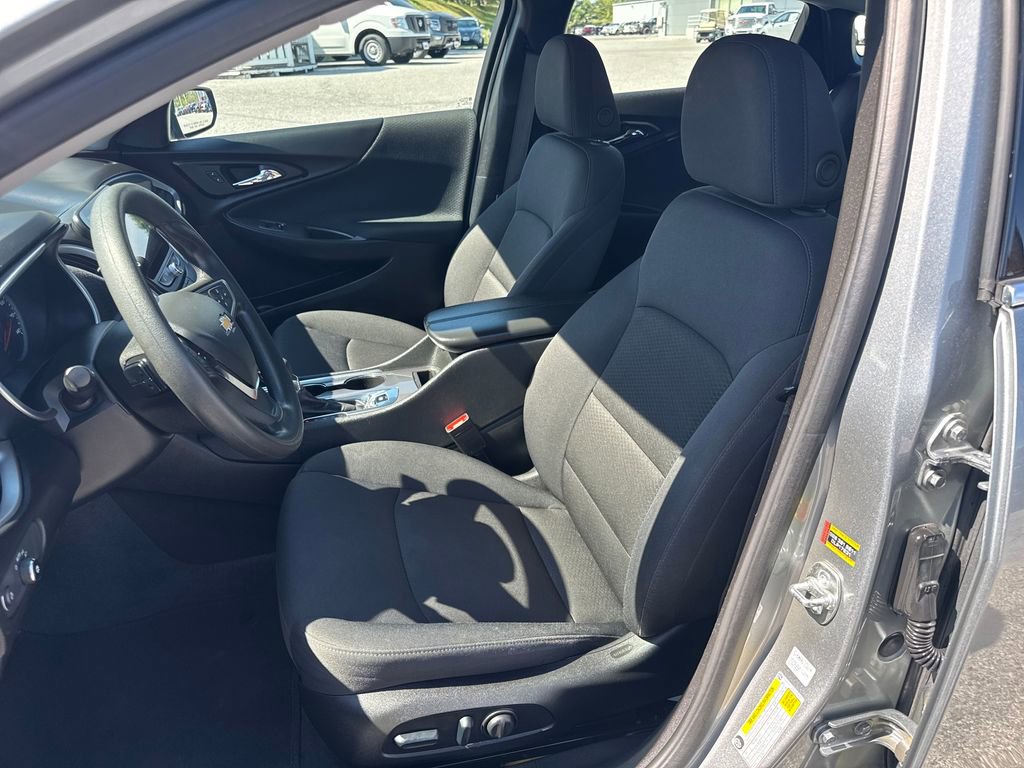 Used 2025 Chevrolet Malibu LT image 10