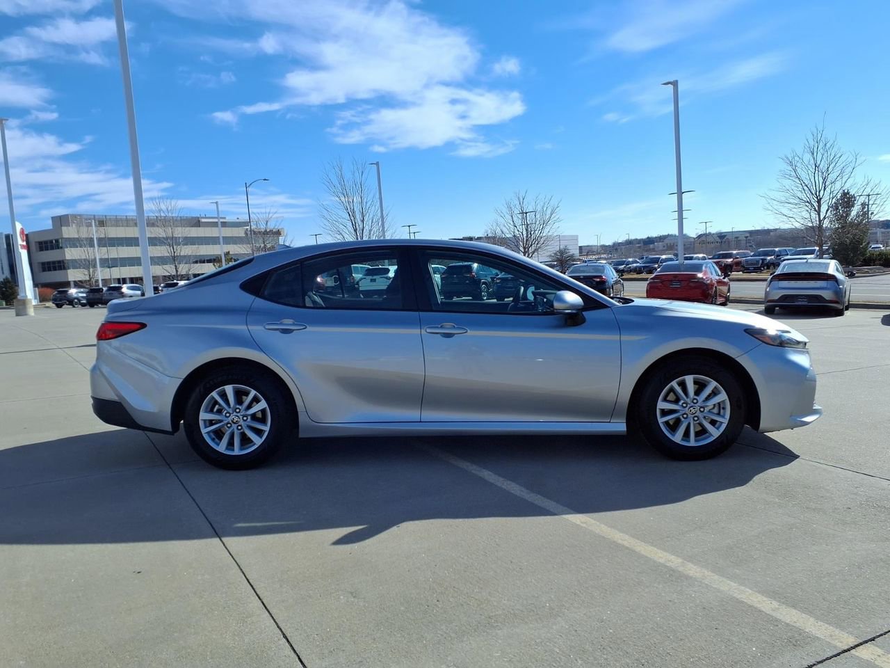Used 2026 Toyota Camry LE image 7