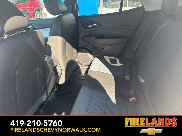 New 2025 Chevrolet Trax LT w/ Sunroof Package image 31