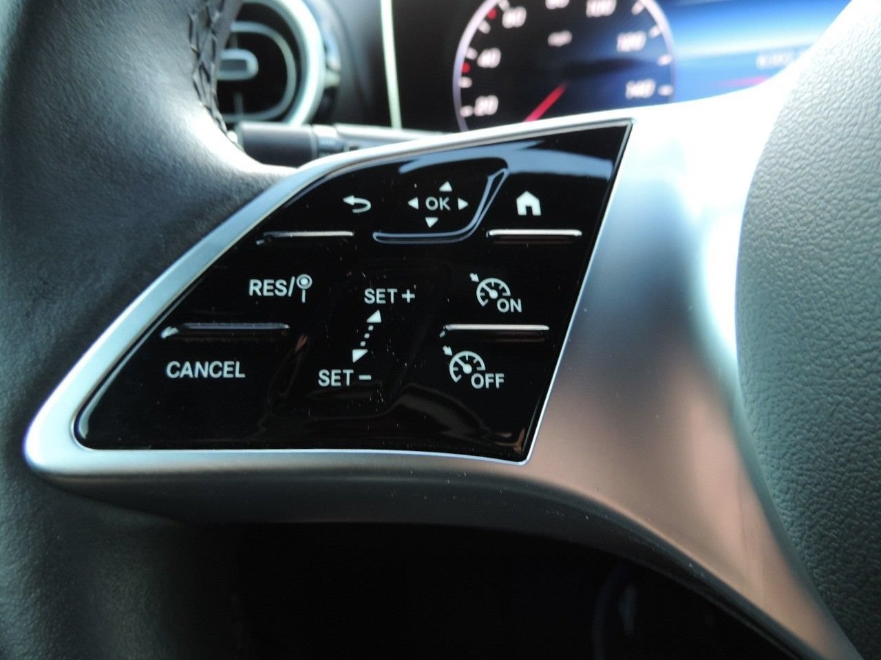 Used 2024 Mercedes-Benz GLC 300 image 26