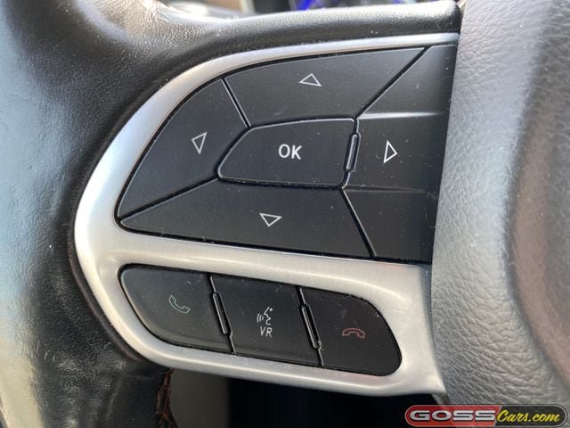 Used 2019 Chrysler Pacifica Touring-L FWD image 17