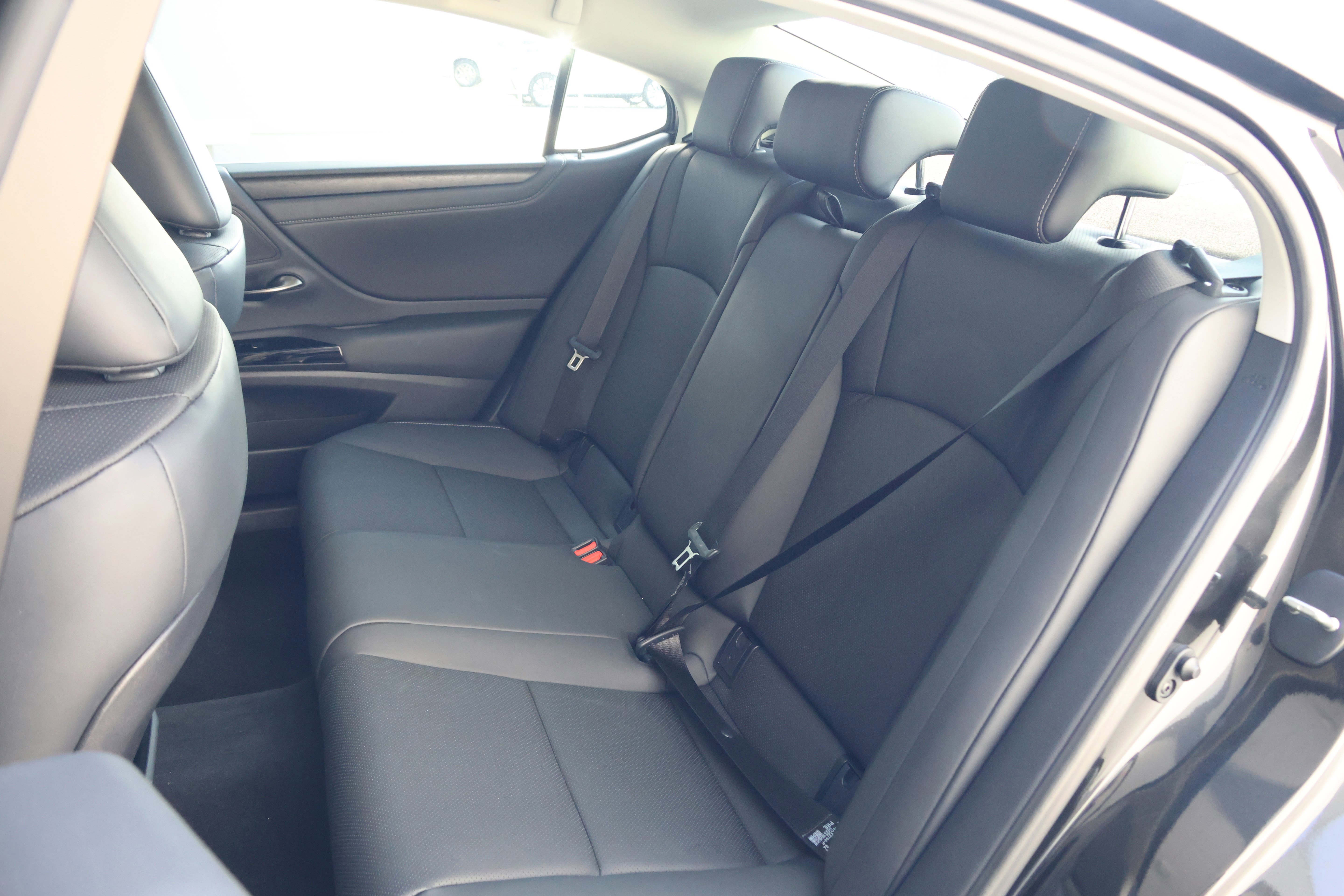 Used 2024 Lexus ES 350 350 w/ Premium Package image 35