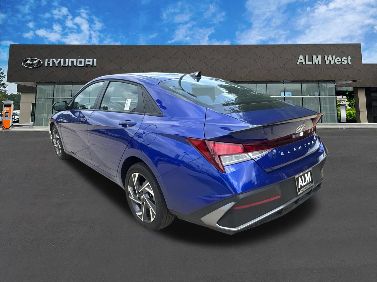 Used 2025 Hyundai Elantra Sport FWD image 7