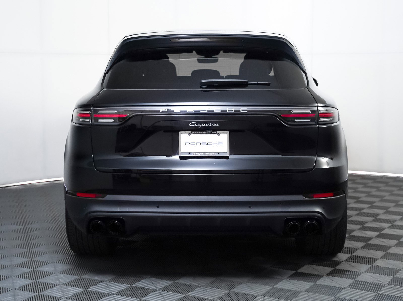 Certified 2022 Porsche Cayenne Platinum Edition w/ Premium Package Plus image 11