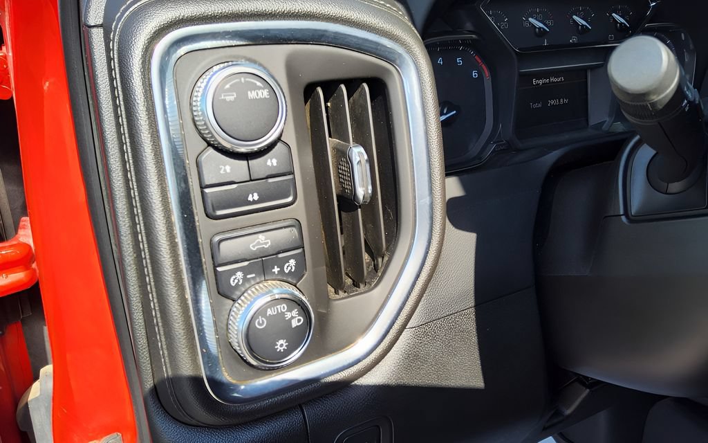 Used 2022 GMC Sierra 2500 SLE w/ X31 Off-Road Package AWD/4WD image 18