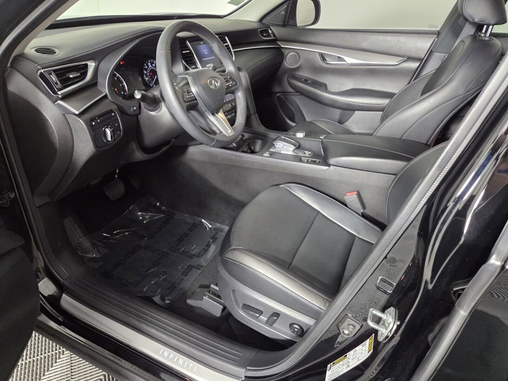 Used 2023 INFINITI QX50 Luxe image 12