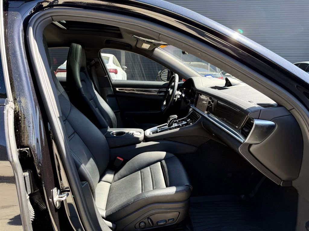 Used 2023 Porsche Panamera 4 Platinum Edition image 22